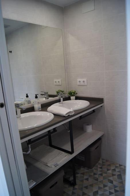 Roch - Stylish Apartment Near Metro Sevilla Exteriör bild