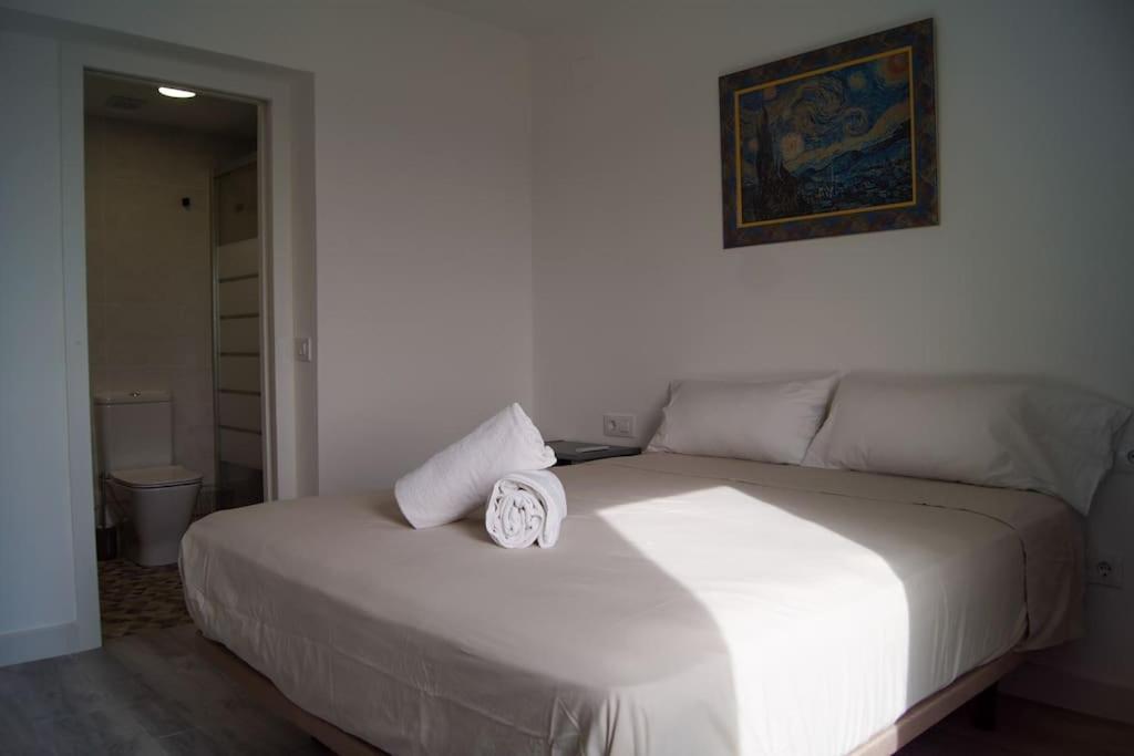 Roch - Stylish Apartment Near Metro Sevilla Exteriör bild