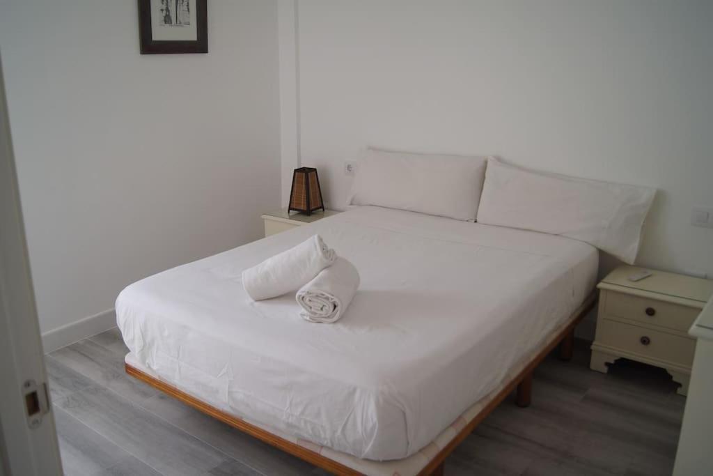 Roch - Stylish Apartment Near Metro Sevilla Exteriör bild